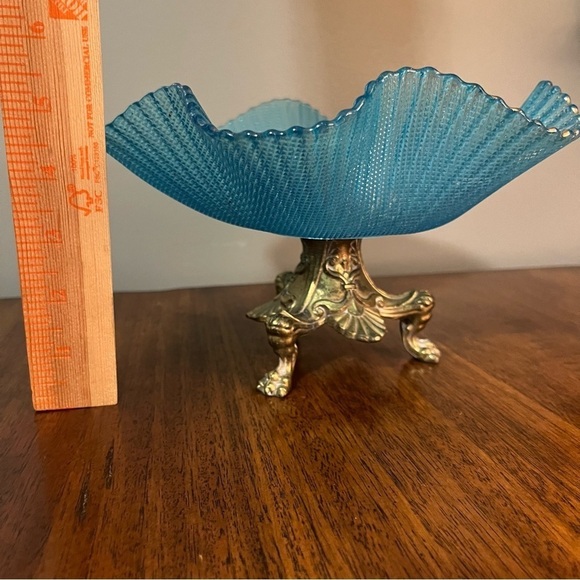 Vintage Blue Venetian Glass Bowl With Brass Stand Gold
Trim Italy 5" H x 9.75" D - Picture 4 of 8